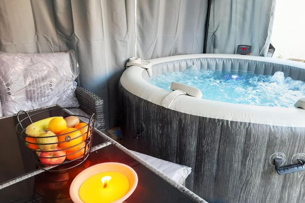 Villa Confortable Avec Jacuzzi A Chevannes Chevannes  Exteriör bild