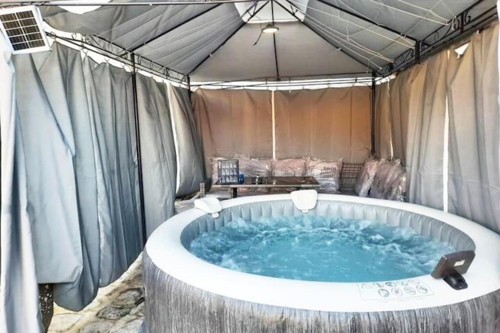 Villa Confortable Avec Jacuzzi A Chevannes Chevannes  Exteriör bild